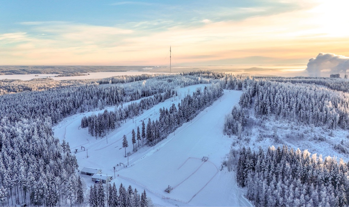 Äänemäki's ski slopes photographed from the air.
