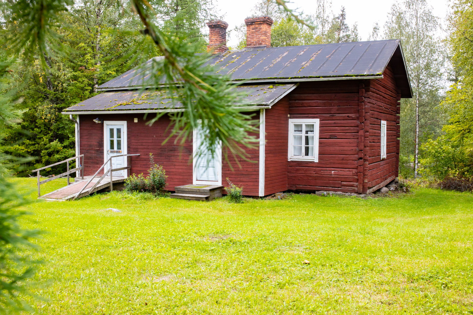 Hiskinmökki, which was moved on 22.1.2020 to the grounds of Wille olohuone ja keittiö.
