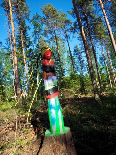 A magnificent statue made using leftover paints